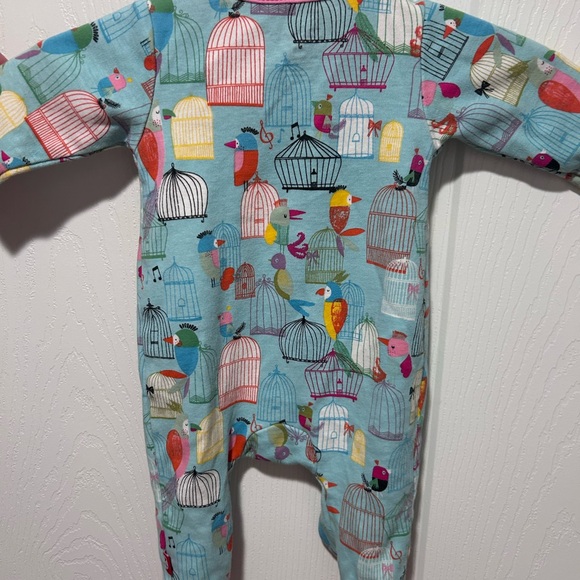 Newborn Baby Zutano onesie - Picture 3 of 4